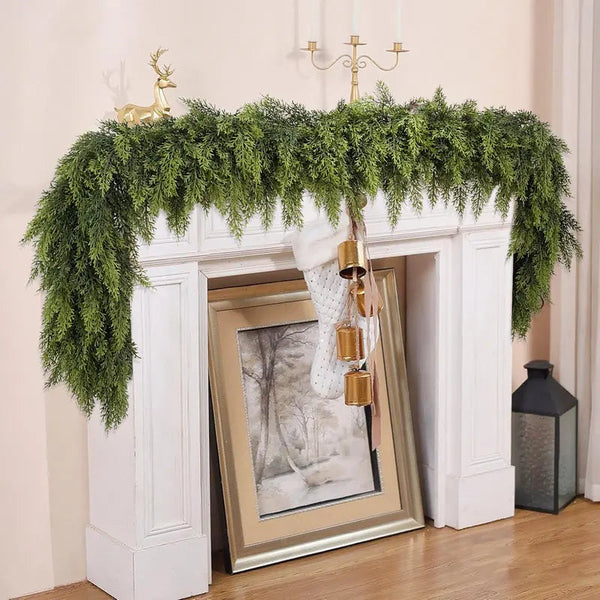 EverCedar Holiday Garland